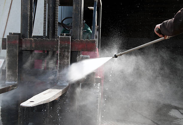 Best Deck Cleaning Services  in Montague, CA